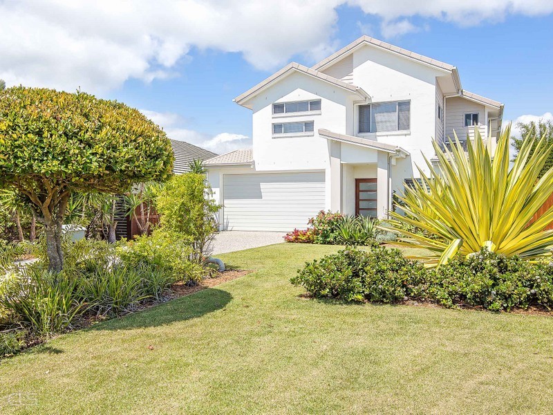 51 Dunebean Drive, Banksia Beach QLD 4507