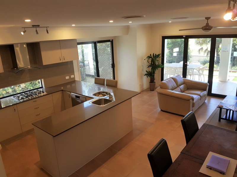 2/2 Vanillalily Close, Banksia Beach QLD 4507