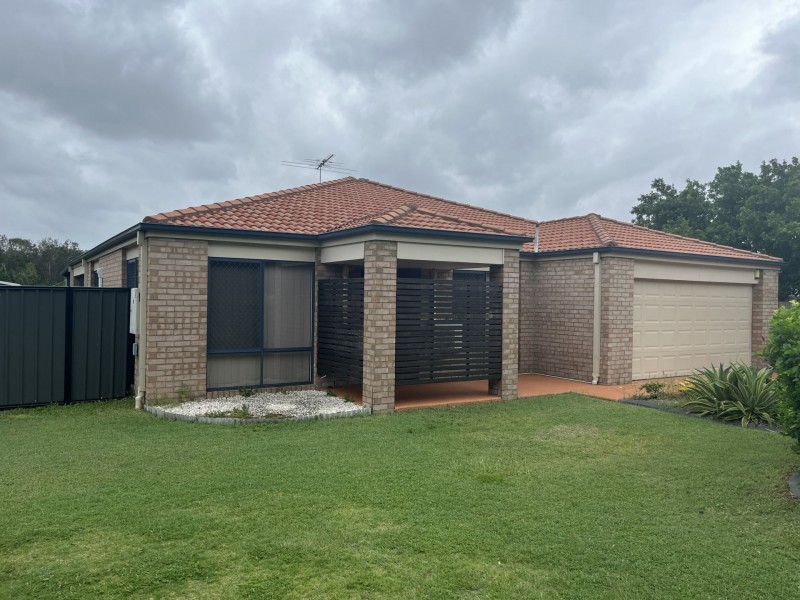318 Bestmann Road East, Sandstone Point QLD 4511