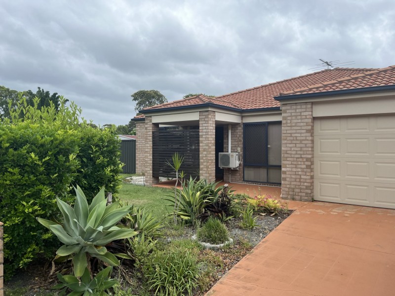 318 Bestmann Road East, Sandstone Point QLD 4511