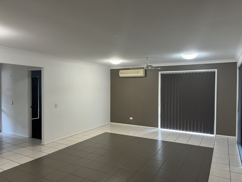 318 Bestmann Road East, Sandstone Point QLD 4511