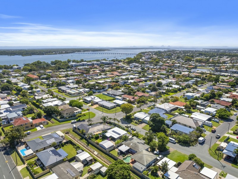 34 Kingfisher Drive, Bongaree QLD 4507