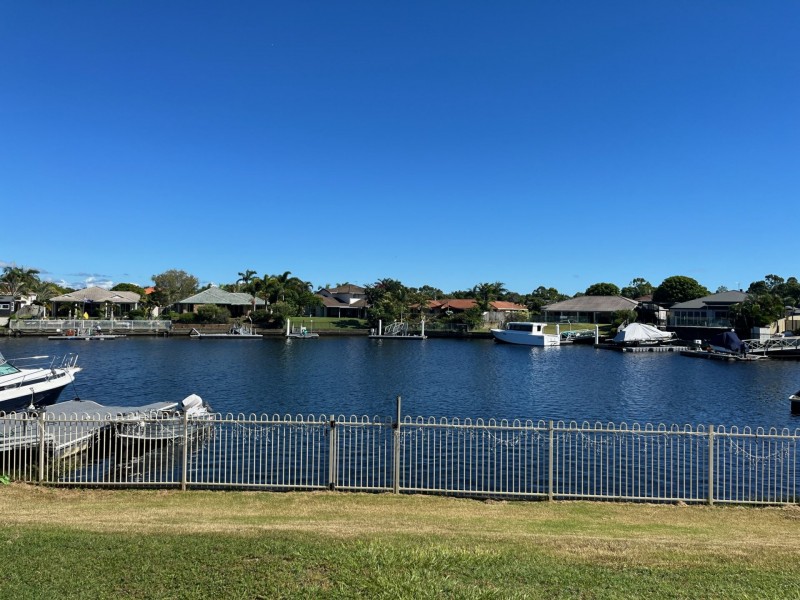 6 Catamaran Court, Banksia Beach QLD 4507