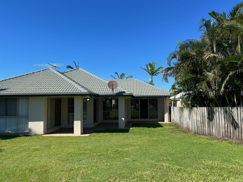 6 Catamaran Court, Banksia Beach QLD 4507