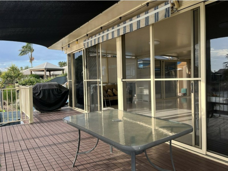 1/7 Pentas Drive, Bongaree QLD 4507