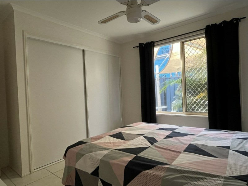 1/7 Pentas Drive, Bongaree QLD 4507
