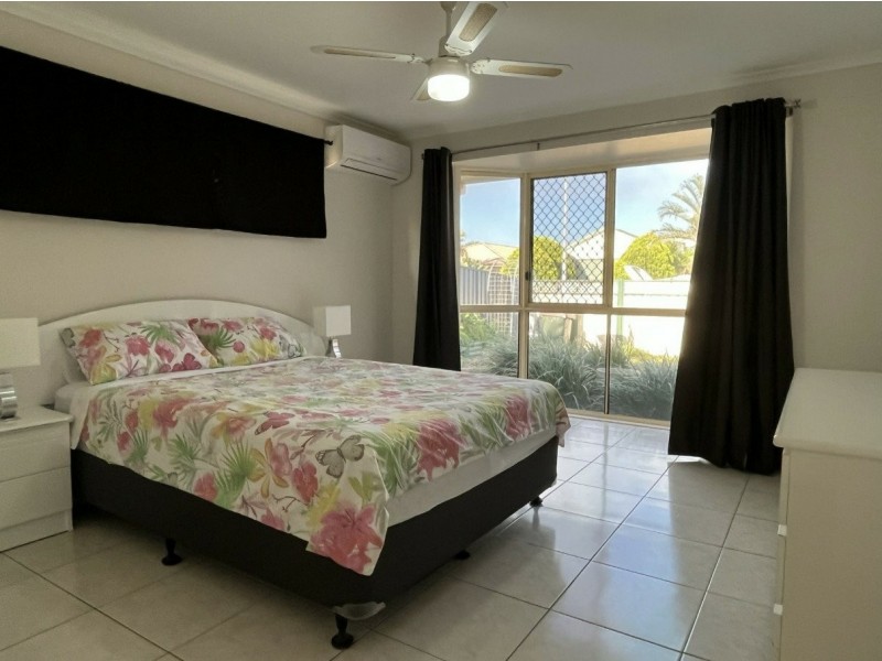 1/7 Pentas Drive, Bongaree QLD 4507