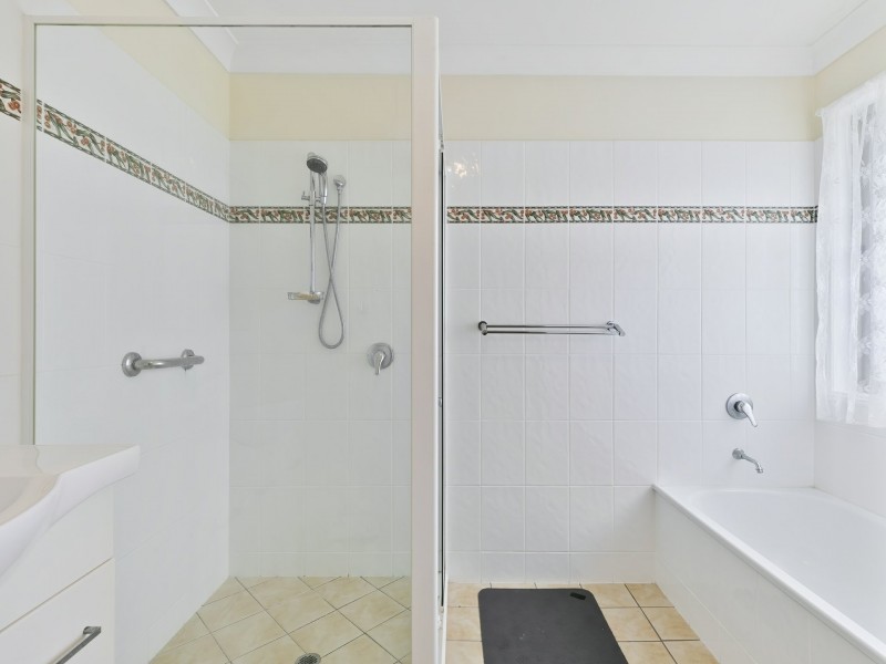 25 Eighth Avenue, Woorim QLD 4507