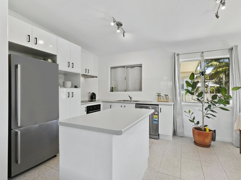 20 Sunset Avenue, Bongaree QLD 4507