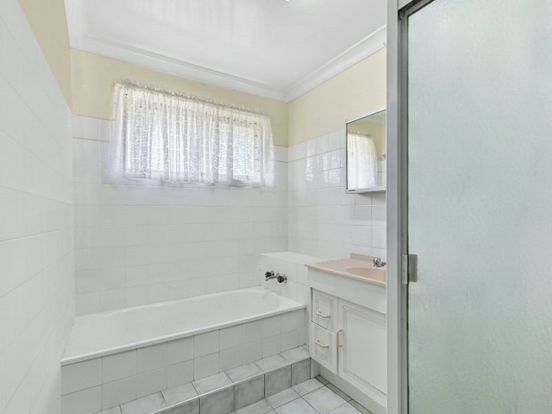 5 Penguin Street, Bongaree QLD 4507