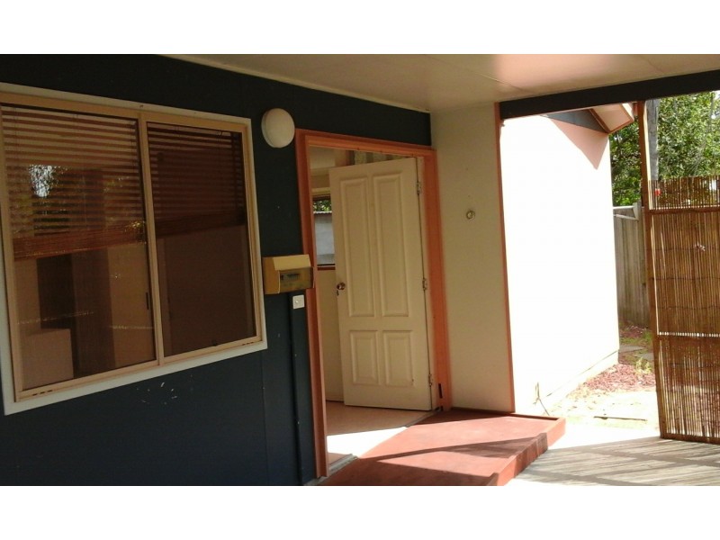 2/16 Moreton Terrace, Beachmere QLD 4510