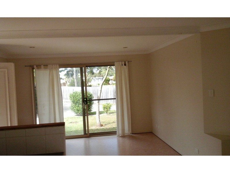 2/16 Moreton Terrace, Beachmere QLD 4510