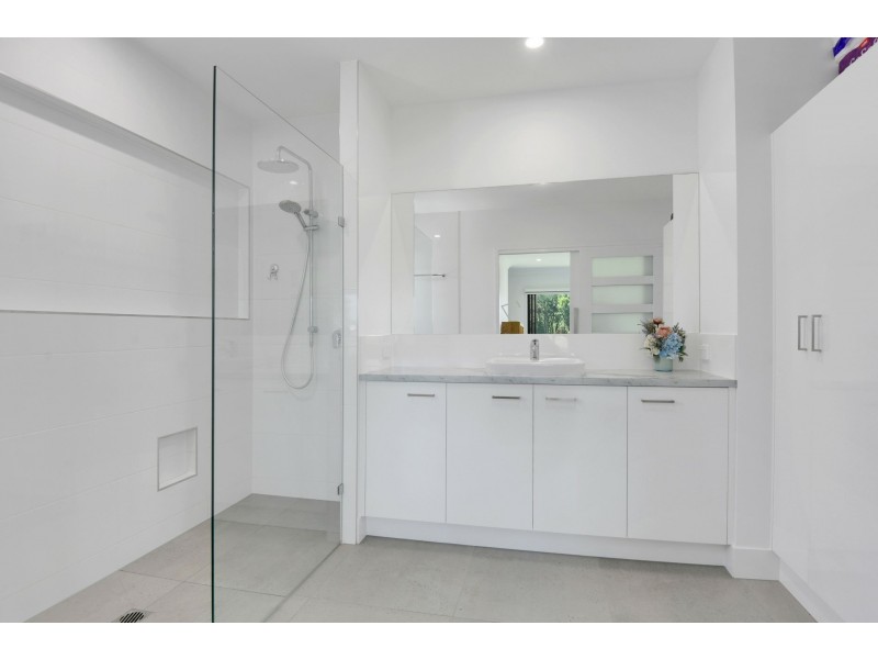 214 Freshwater Drive, Banksia Beach QLD 4507