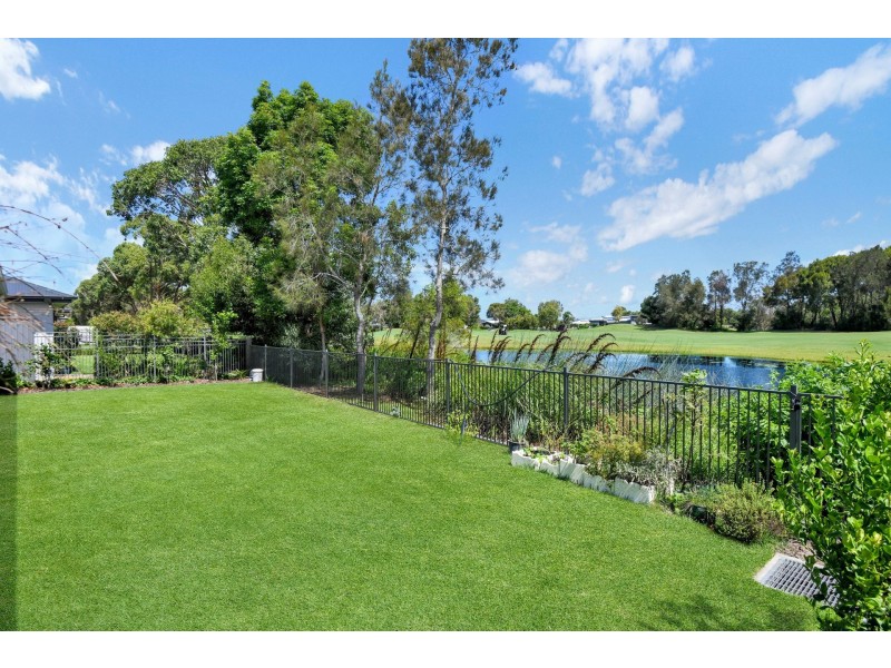 214 Freshwater Drive, Banksia Beach QLD 4507