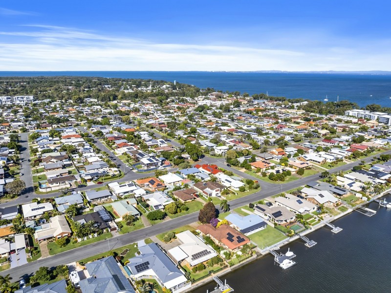 42 Dolphin Drive, Bongaree QLD 4507