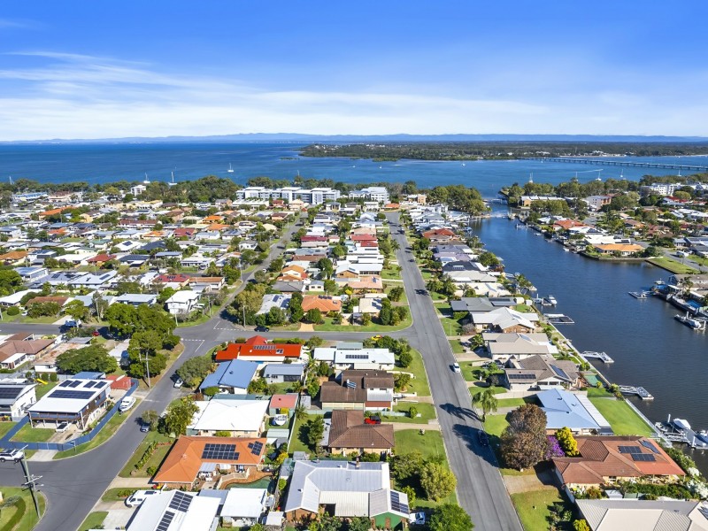 42 Dolphin Drive, Bongaree QLD 4507