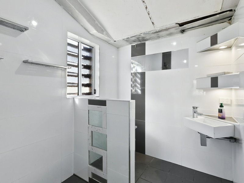 1433 Bribie Island Road, Ningi QLD 4511