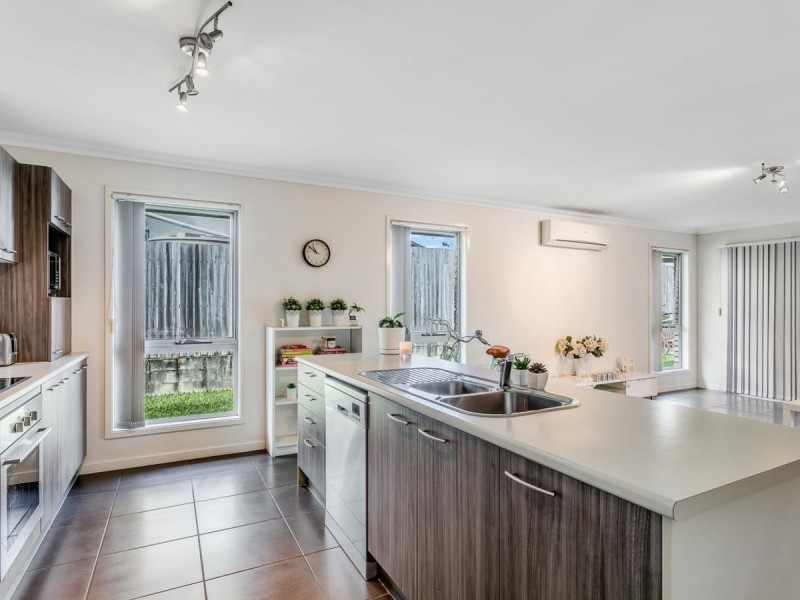 12 Hillcrest Court, Murrumba Downs QLD 4503