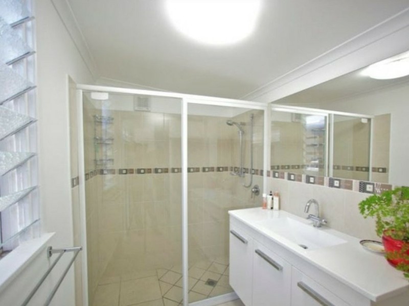 2 Lyrebird Lane, Bongaree QLD 4507