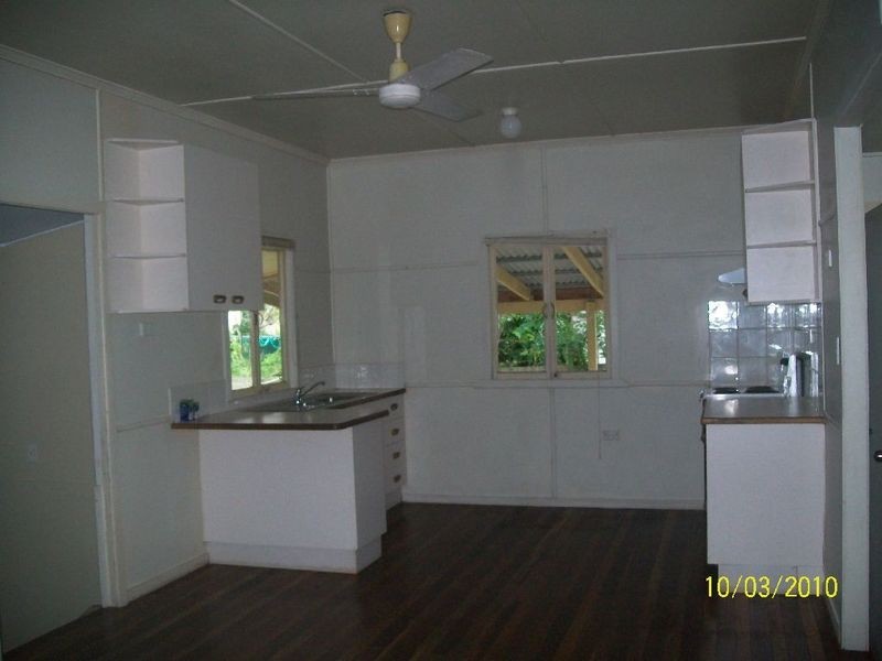 1/16 Moreton Tce, Beachmere QLD 4510