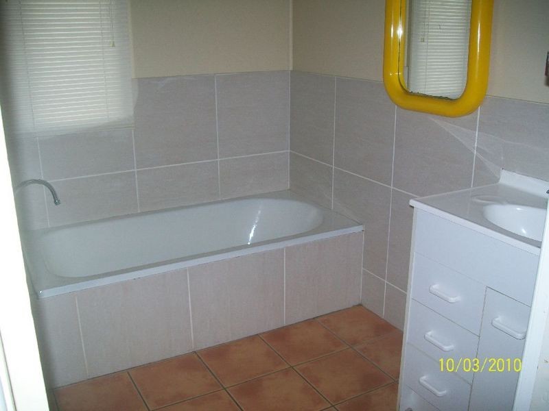 1/16 Moreton Tce, Beachmere QLD 4510