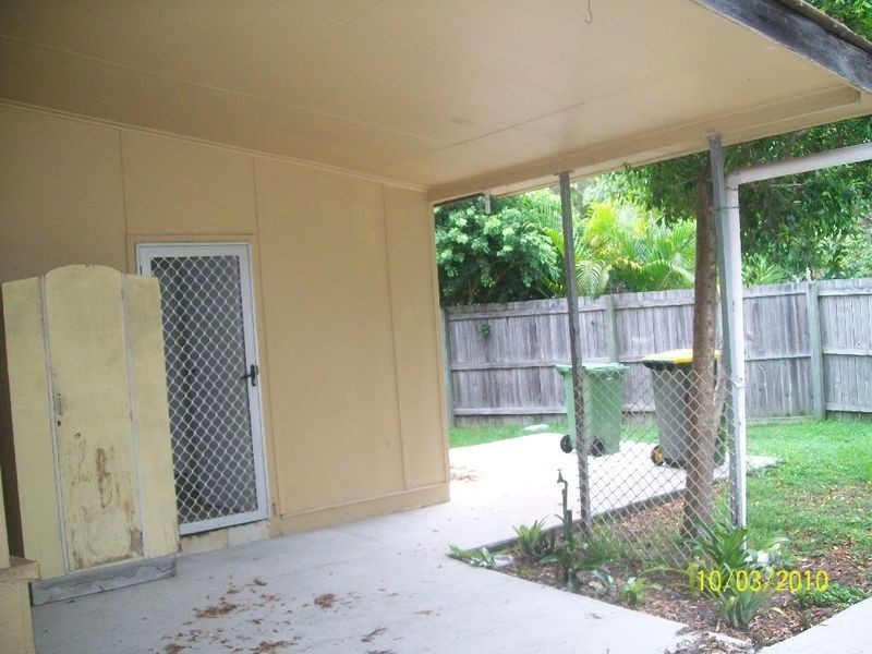 1/16 Moreton Tce, Beachmere QLD 4510