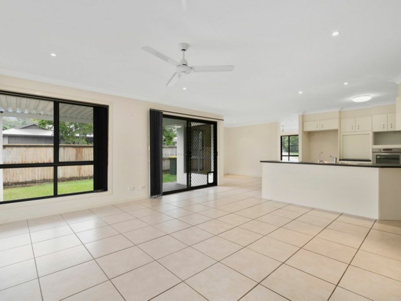 15 Corrimal Place, Sandstone Point QLD 4511