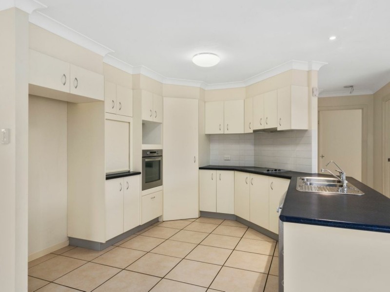 15 Corrimal Place, Sandstone Point QLD 4511