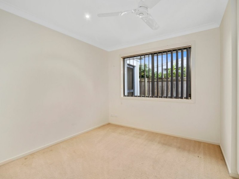 15 Corrimal Place, Sandstone Point QLD 4511