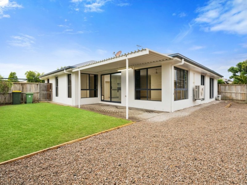 15 Corrimal Place, Sandstone Point QLD 4511