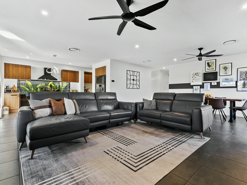 202 Freshwater Drive, Banksia Beach QLD 4507