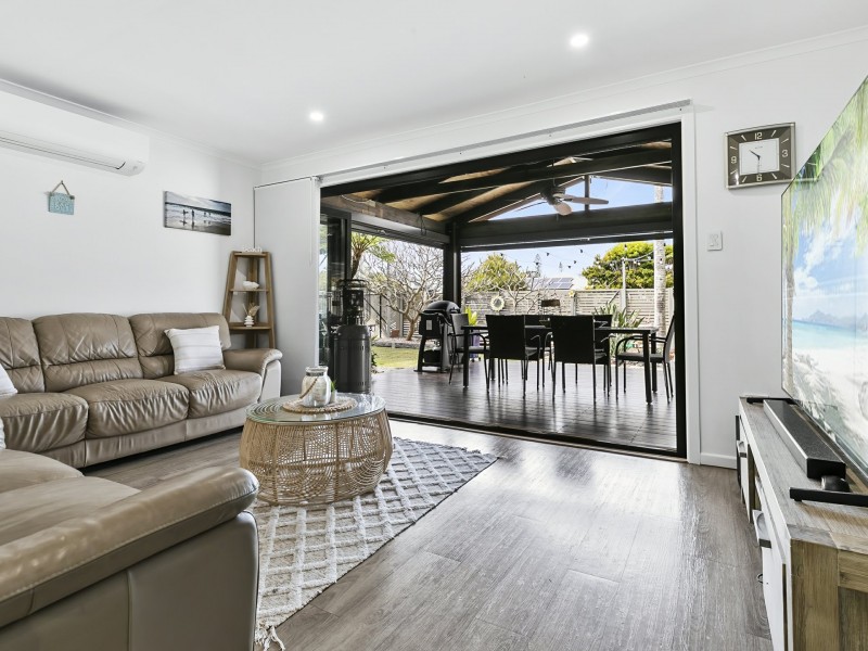 15 Eighth Avenue, Woorim QLD 4507