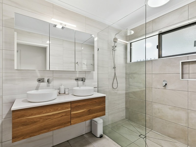 15 Eighth Avenue, Woorim QLD 4507