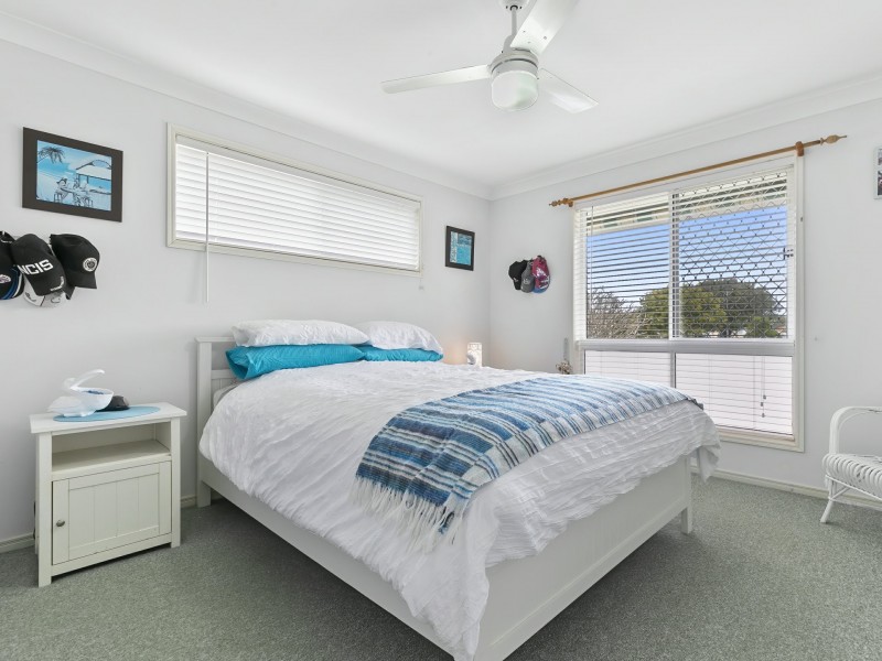 2/65 Oleander Drive, Bongaree QLD 4507