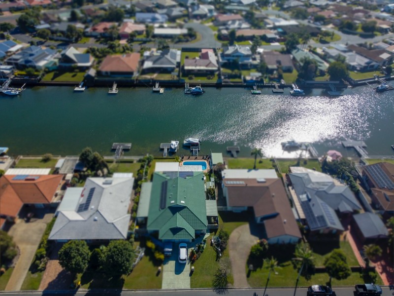 2/65 Oleander Drive, Bongaree QLD 4507