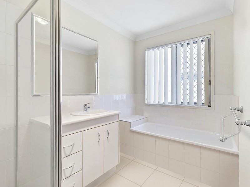 84 Marina Boulevard, Banksia Beach QLD 4507