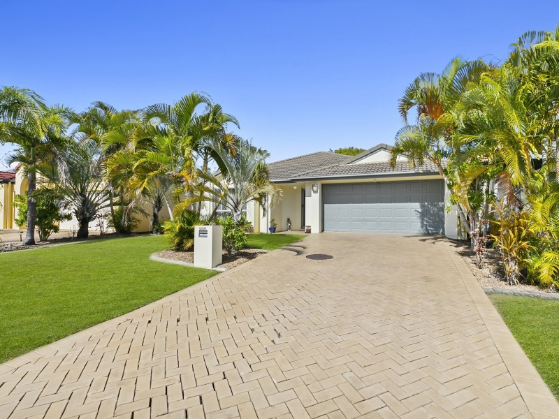 84 Marina Boulevard, Banksia Beach QLD 4507