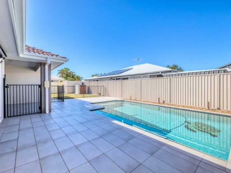 7 Oriole Close, Banksia Beach QLD 4507