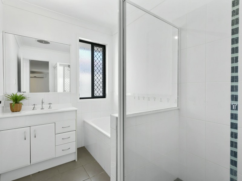 11 Coach Road West, Morayfield QLD 4506
