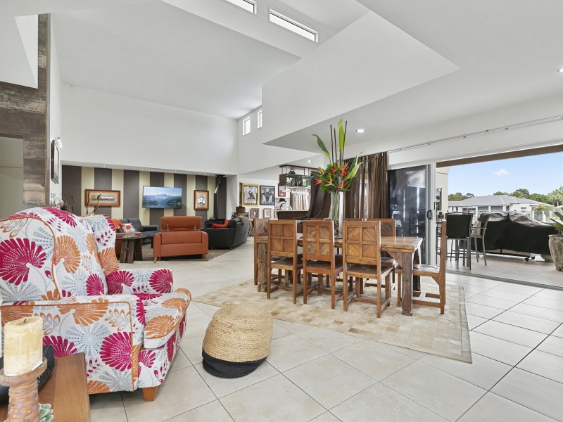 14 Raptor Parade, Banksia Beach QLD 4507