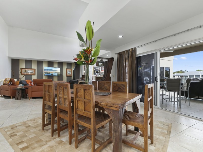 14 Raptor Parade, Banksia Beach QLD 4507