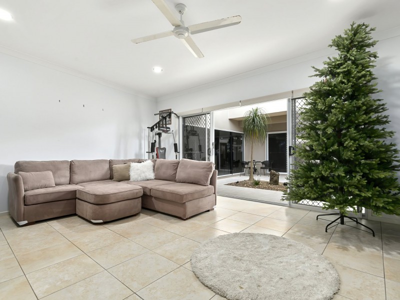 14 Raptor Parade, Banksia Beach QLD 4507