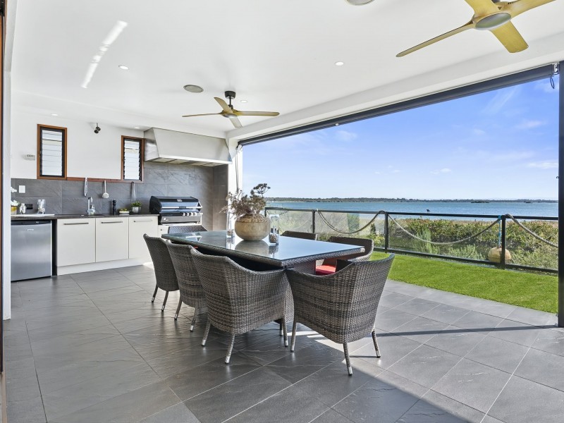 4 Oriole Close, Banksia Beach QLD 4507