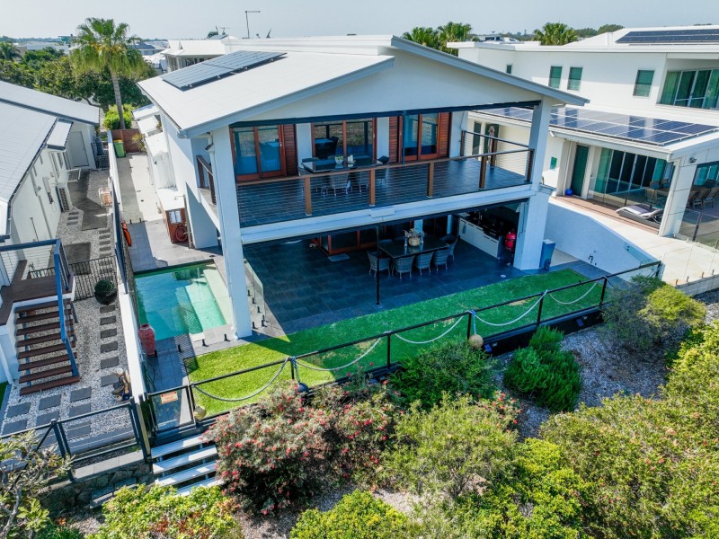 4 Oriole Close, Banksia Beach QLD 4507