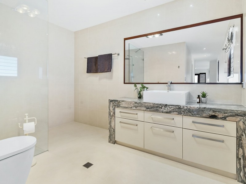 4 Oriole Close, Banksia Beach QLD 4507