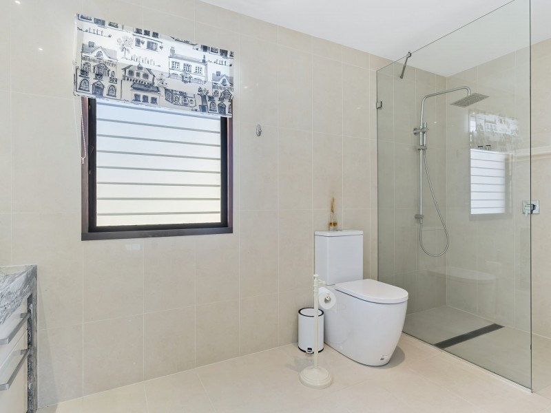 4 Oriole Close, Banksia Beach QLD 4507