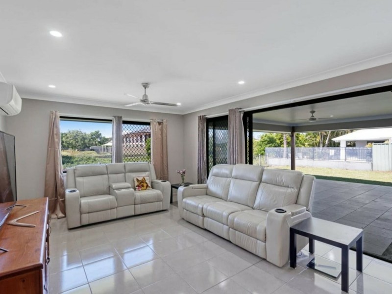 5 Seacrest Court, Banksia Beach QLD 4507