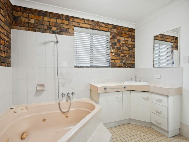 1/23 Solander Esplanade, Banksia Beach QLD 4507