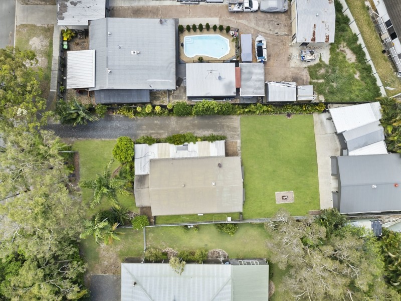 12 Elizabeth Street, Beachmere QLD 4510