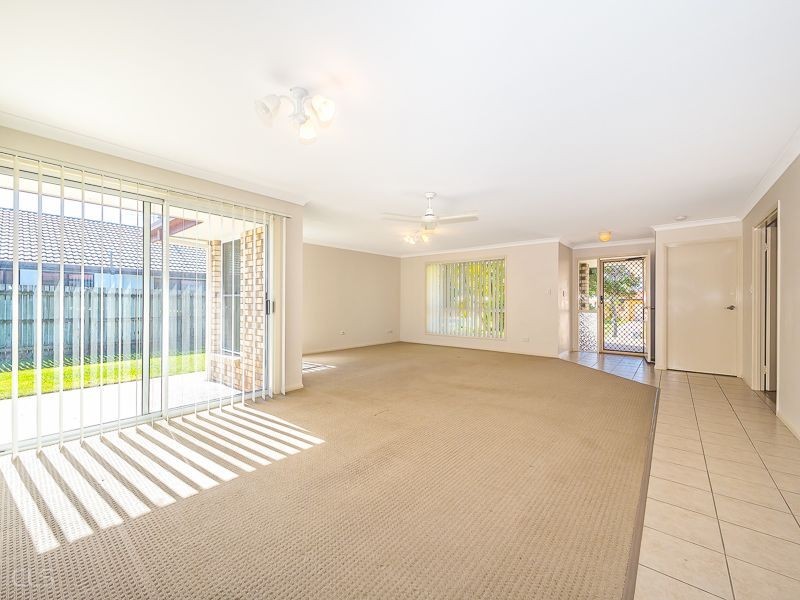8 Dugong Crescent, Banksia Beach QLD 4507